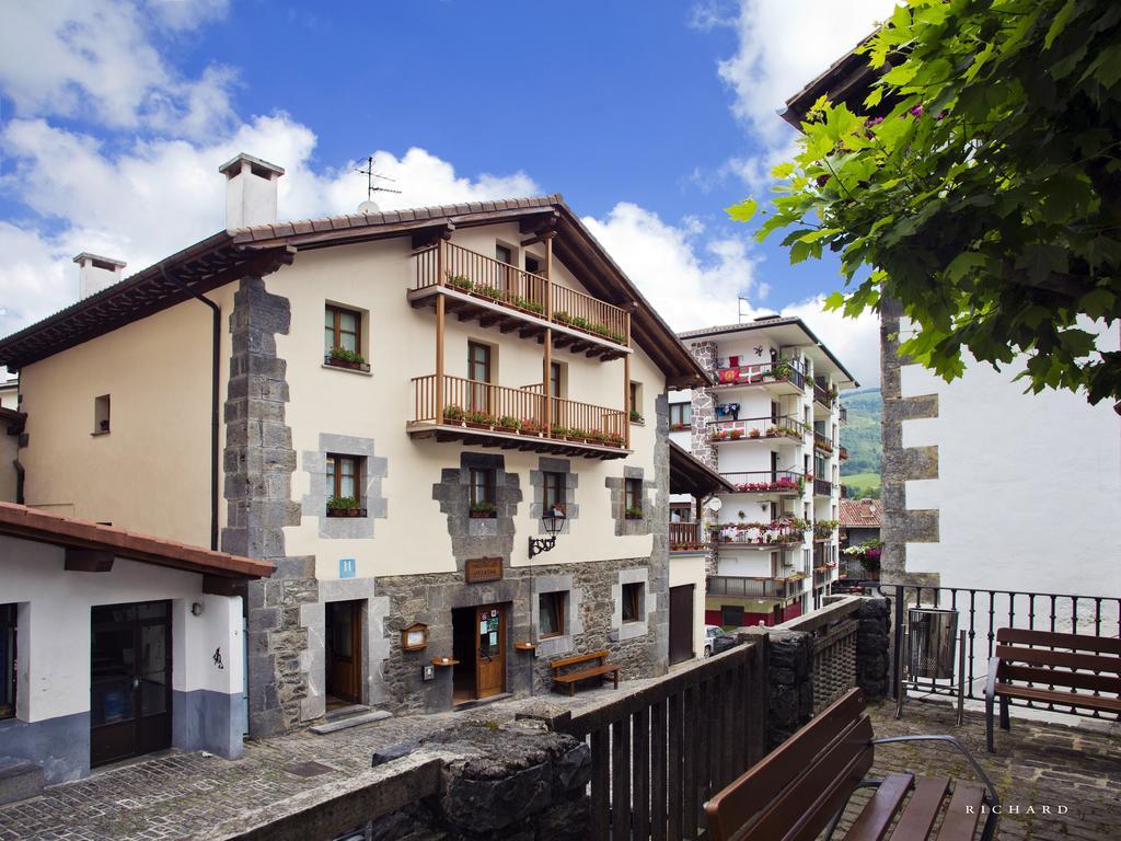 Hostal Musunzar Leitza  Zewnętrze zdjęcie